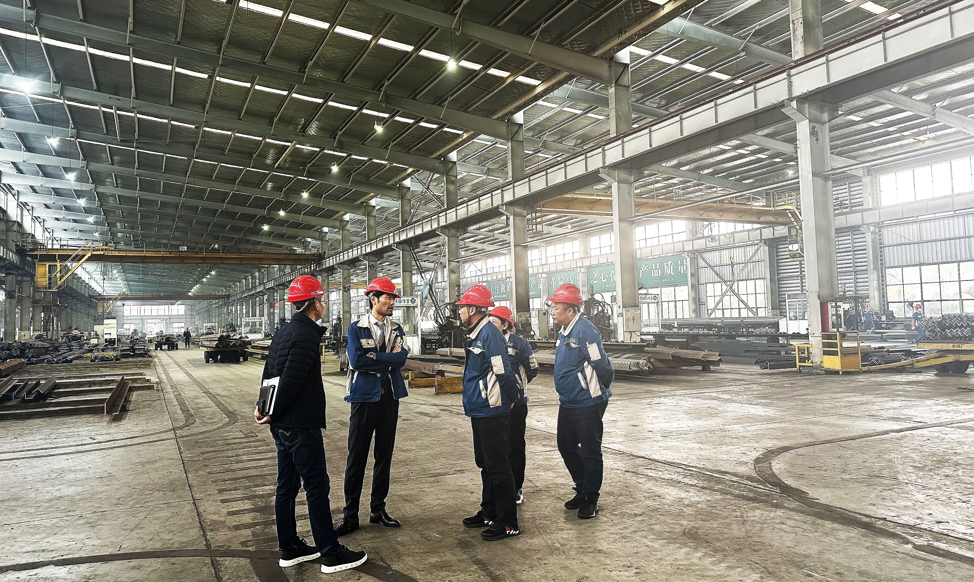 刘屹董事长调研车间复工复产.jpg